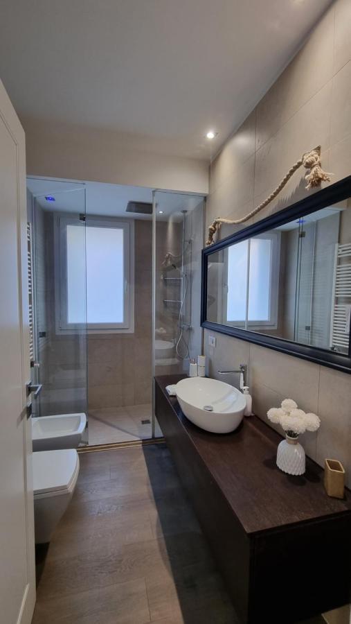 Luxury Design Di Clickaffitti Apartment Cattolica